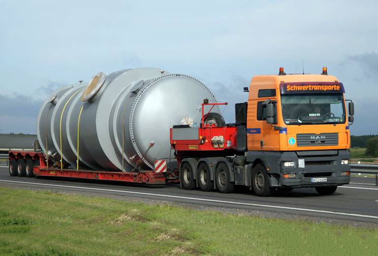 Аренда грузовой газели для перевозки 100 канистр По 20 л. из Новосибирск в Томск